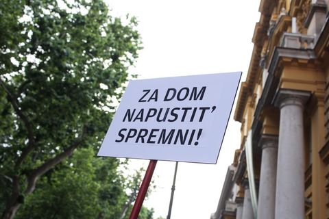 PROSVJED ZA KURIKULARNU REFORMU: Nazadnjaci i katolibani, odbijte od škola, djecu vam nećemo dati!