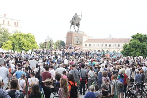 PROSVJED ZA KURIKULARNU REFORMU: Nazadnjaci i katolibani, odbijte od škola, djecu vam nećemo dati!