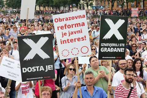 PROSVJED ZA KURIKULARNU REFORMU: Nazadnjaci i katolibani, odbijte od škola, djecu vam nećemo dati!