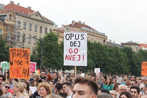 PROSVJED ZA KURIKULARNU REFORMU: Nazadnjaci i katolibani, odbijte od škola, djecu vam nećemo dati!