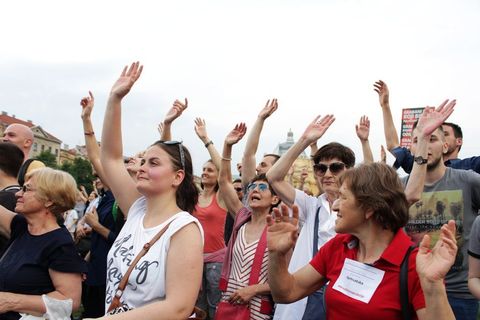 PROSVJED ZA KURIKULARNU REFORMU: Nazadnjaci i katolibani, odbijte od škola, djecu vam nećemo dati!
