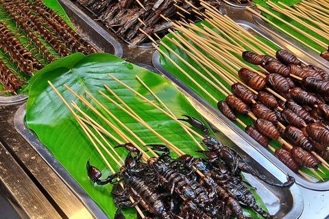 Domaća ponuda prženih skakavaca i larvi