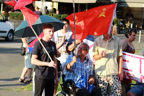 PROSVJED NEPOKORENOG GRADA: Trg jer Titov, Trg je naš!