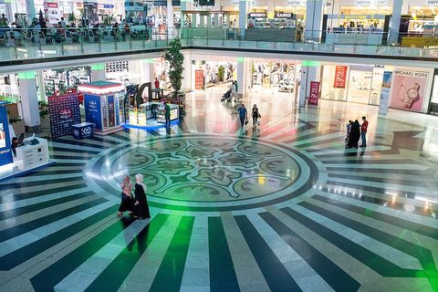 Šoping centar u Erbilu, irački Kurdistan. Na ovo su najponosniji. Jebeš i kipove i muzeje i citadele i obilježja genocida, svi najrađe pričaju o tome kolike šoping centre imaju i koliko su klimatizirani i kakve sve 3D filmove mogu gledati u njima