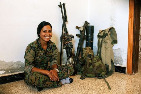 Rosul, zapovjednica postrojbe YPJ-a koja sudjeluje u oslobađanju Rake od ISIS-a