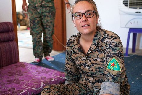 Kimberly Taylor - bivša engleska novinarka koja se pridružila jedinici YPJ-a, nastojeći time povećati medijsku vidljivost revolucije u Rožavi