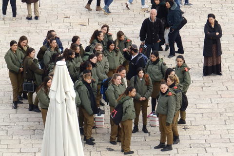 Četa izraelskih vojnikinja, obavezno služenje vojnog roka za žene traje dvije godine