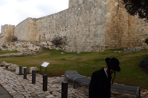 Na brdu Sion koje je dalo ime cionizmu, pokretu sa zadaćom stvaranja židovske države u Palestini