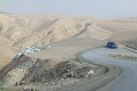 Zapadna obala, Mjesečev krajolik na putu od Betlehema prema pravoslavnom manastiru Mar Saba