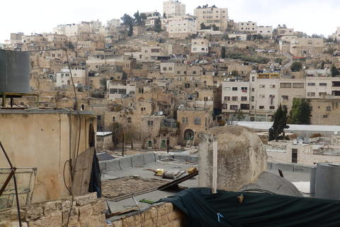 Pogled na Hebron s terase palestinske kuće na zadnjoj crti obrane od židovskih kolonista