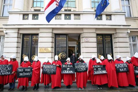 Zagrebom prošetale "sluškinje" iz distopije Margaret Atwood