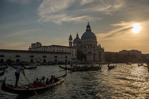 ISPRED LUPIGINOG OBJEKTIVA: Naši fotoreporteri vama za podršku